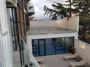 Wehost Pool and Gym Apartment